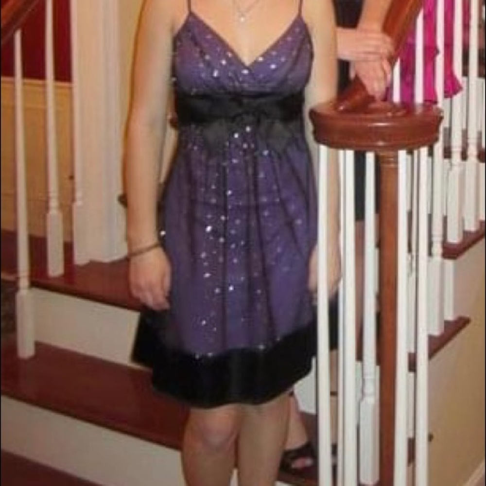 Juniors medium knee length Taboo dress with bow. - Picture 5 of 5